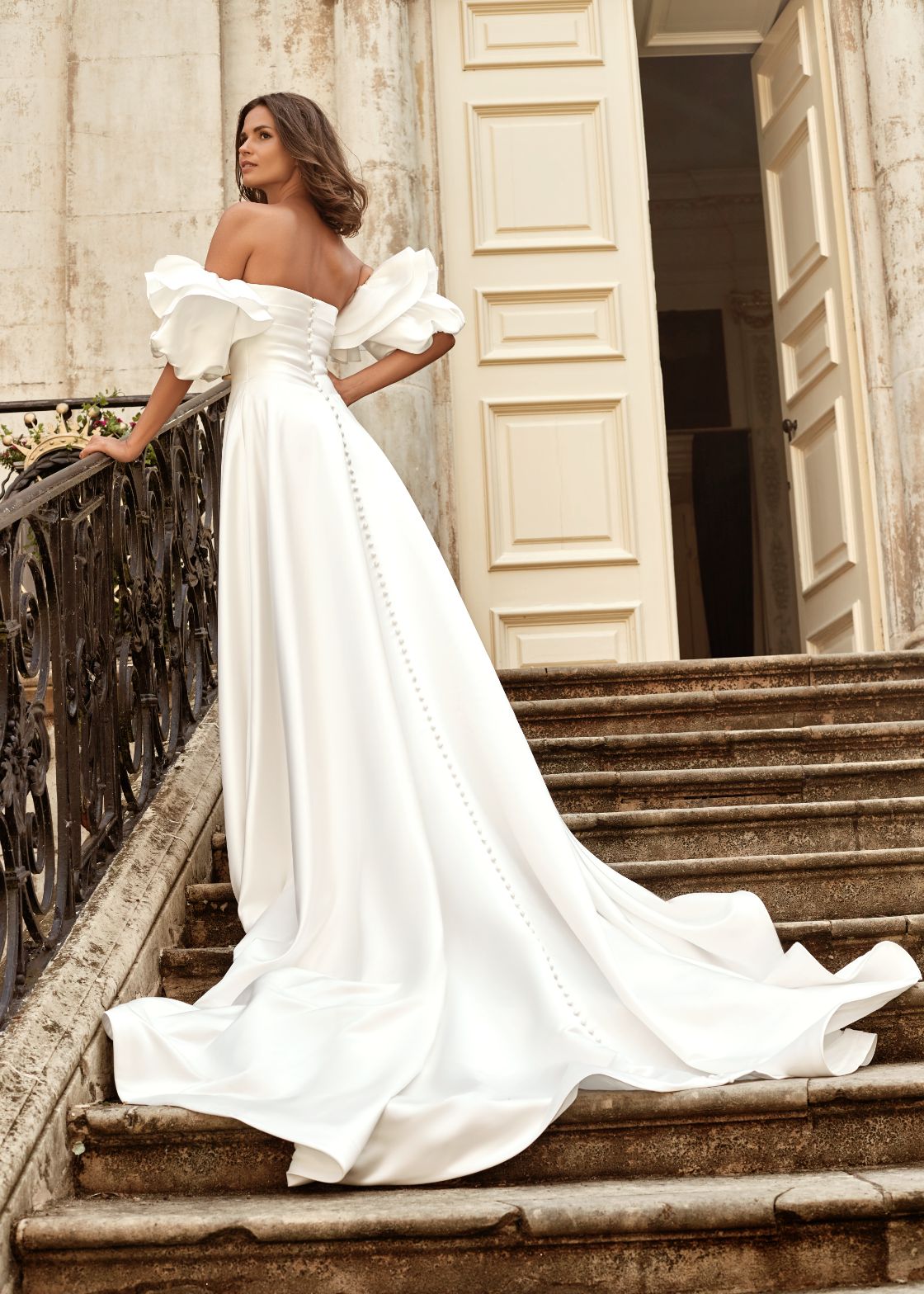 ALLURING by Dando London