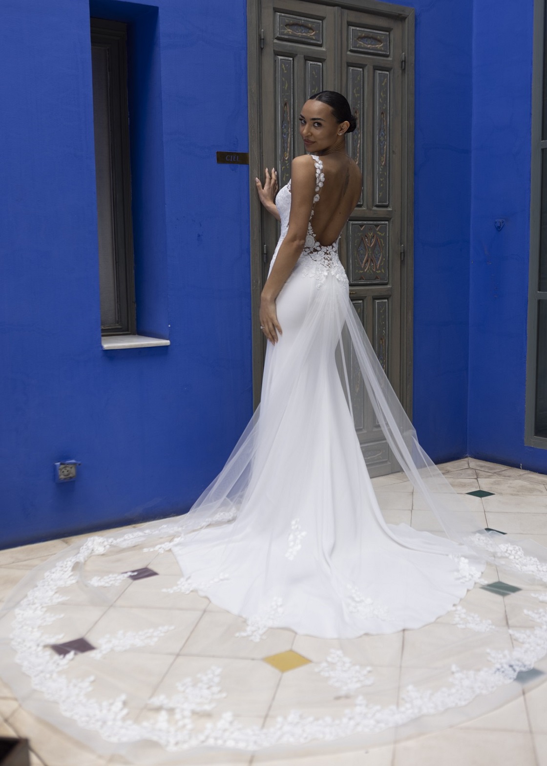 Belakane by Dando London