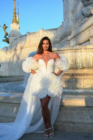 Christine Dando - Bella