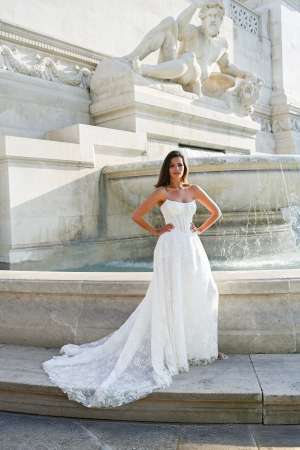 Christine Dando - Aurelia
