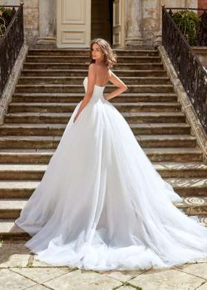 Christine Dando - ENCHANTING