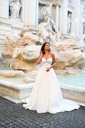 Christine Dando - Piccolomini