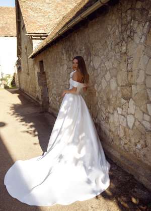 Christine Dando - Shalimar