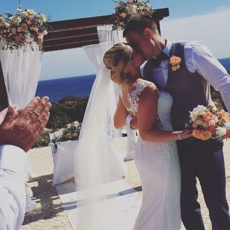Who doesn't love a destination wedding?